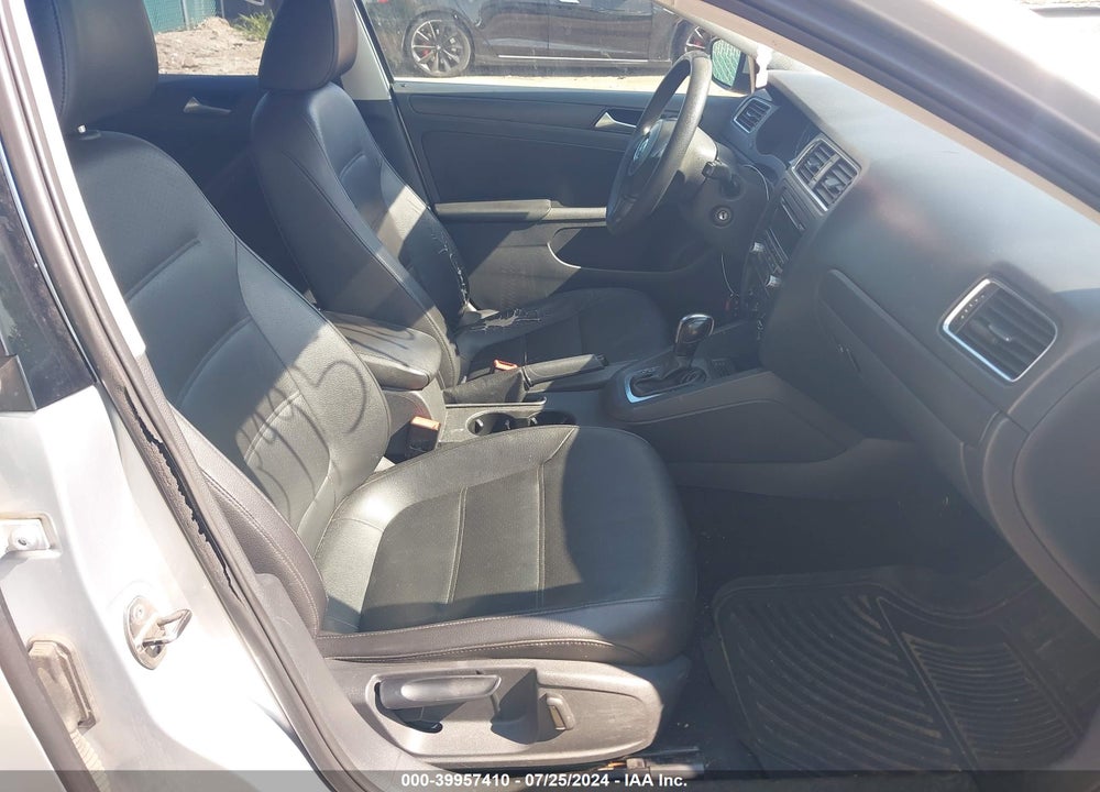 2014 VOLKSWAGEN JETTA 1.8T SE VIN: 3VWD17AJXEM362756