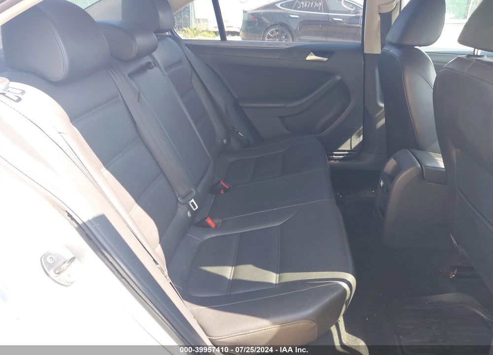 2014 VOLKSWAGEN JETTA 1.8T SE VIN: 3VWD17AJXEM362756