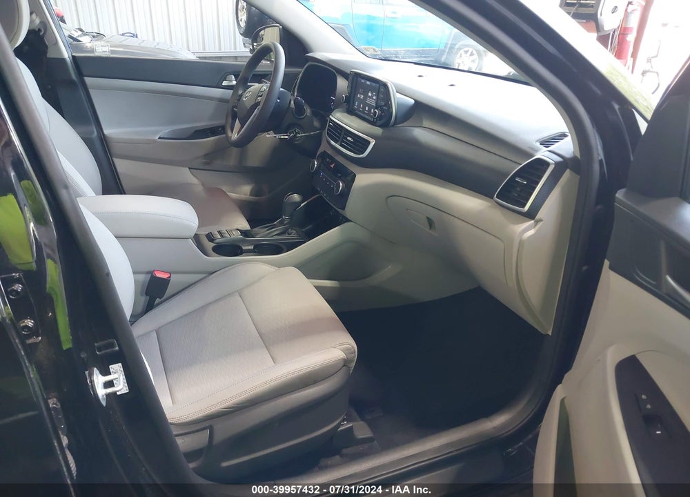 2020 HYUNDAI TUCSON SE VIN: KM8J23A4XLU117787