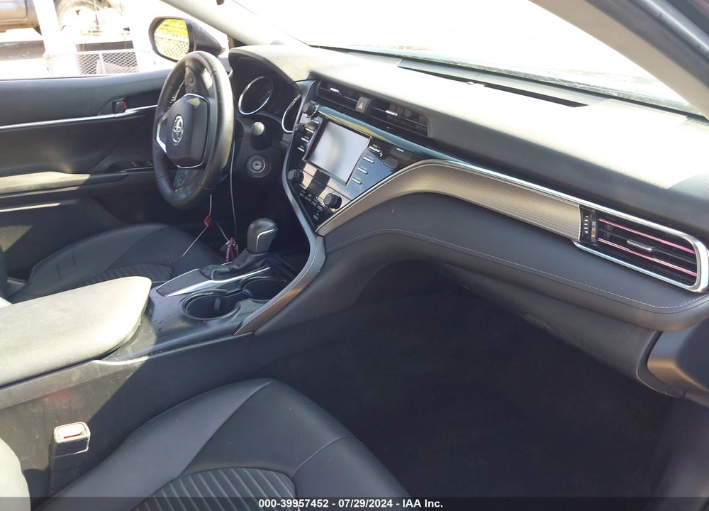 2018 TOYOTA CAMRY SE VIN: 4T1B11HK7JU670426