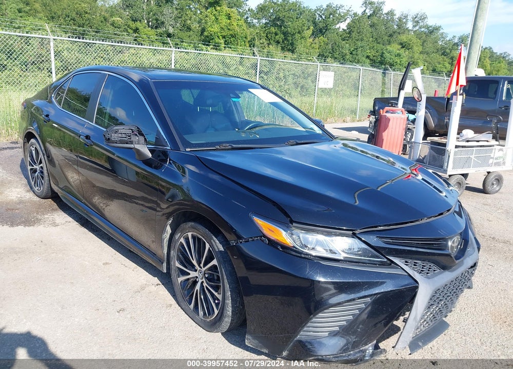 2018 TOYOTA CAMRY SE VIN: 4T1B11HK7JU670426