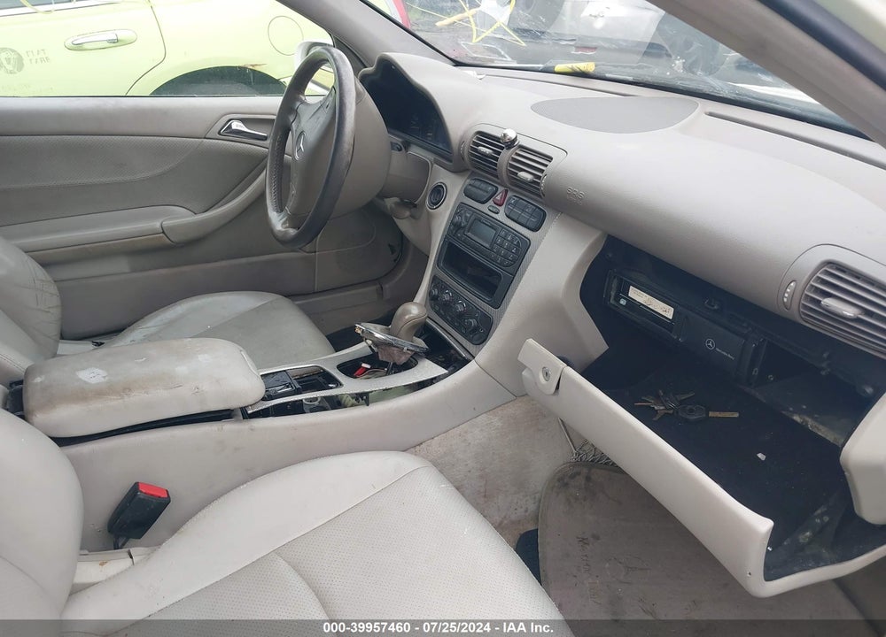 2003 MERCEDES-BENZ C 230 KOMPRESSOR SPORT VIN: WDBRN40J03A444937