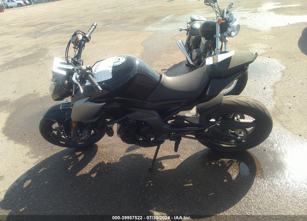 2022 CF MOTO 650NK VIN: LCEPEVLB7N6000365
