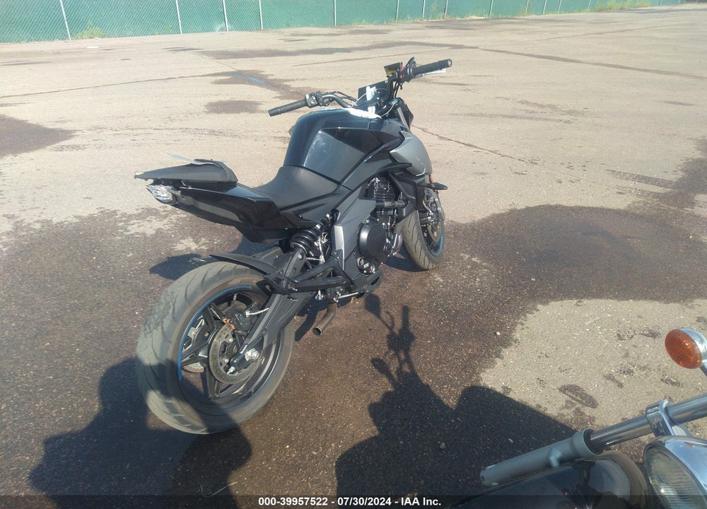2022 CF MOTO 650NK VIN: LCEPEVLB7N6000365