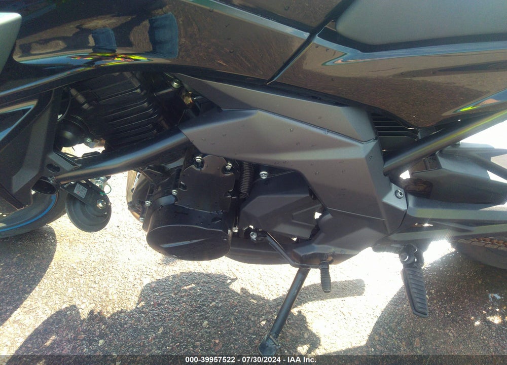 2022 CF MOTO 650NK VIN: LCEPEVLB7N6000365
