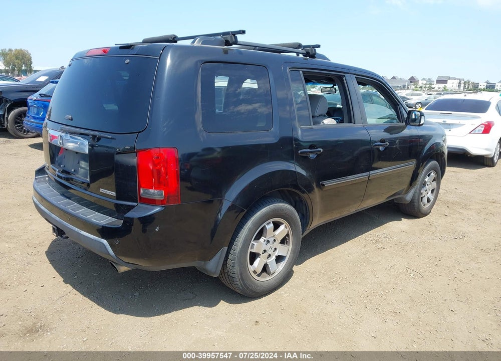 2011 HONDA PILOT TOURING VIN: 5FNYF3H90BB037737