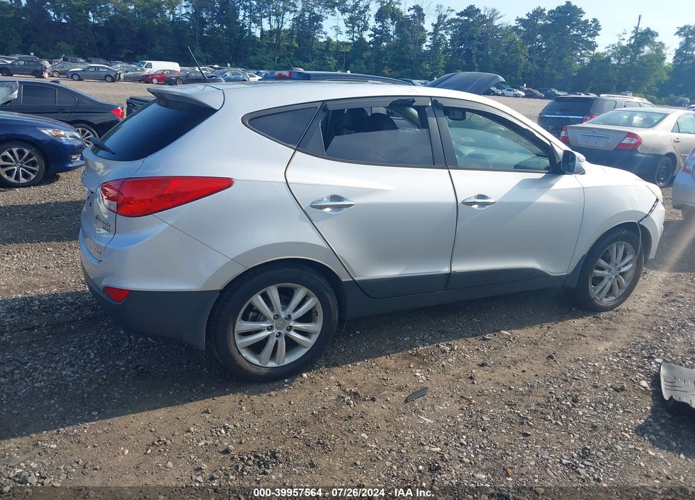 2013 HYUNDAI TUCSON LIMITED VIN: KM8JUCAC8DU727822