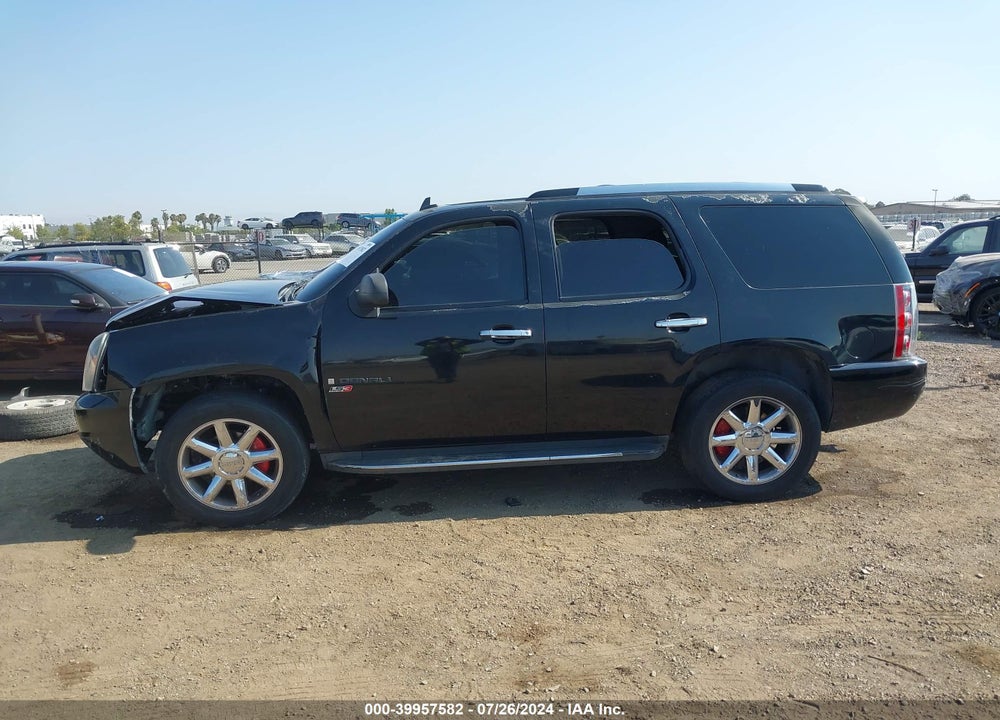 2008 GMC YUKON DENALI VIN: 1GKFK63848J227064