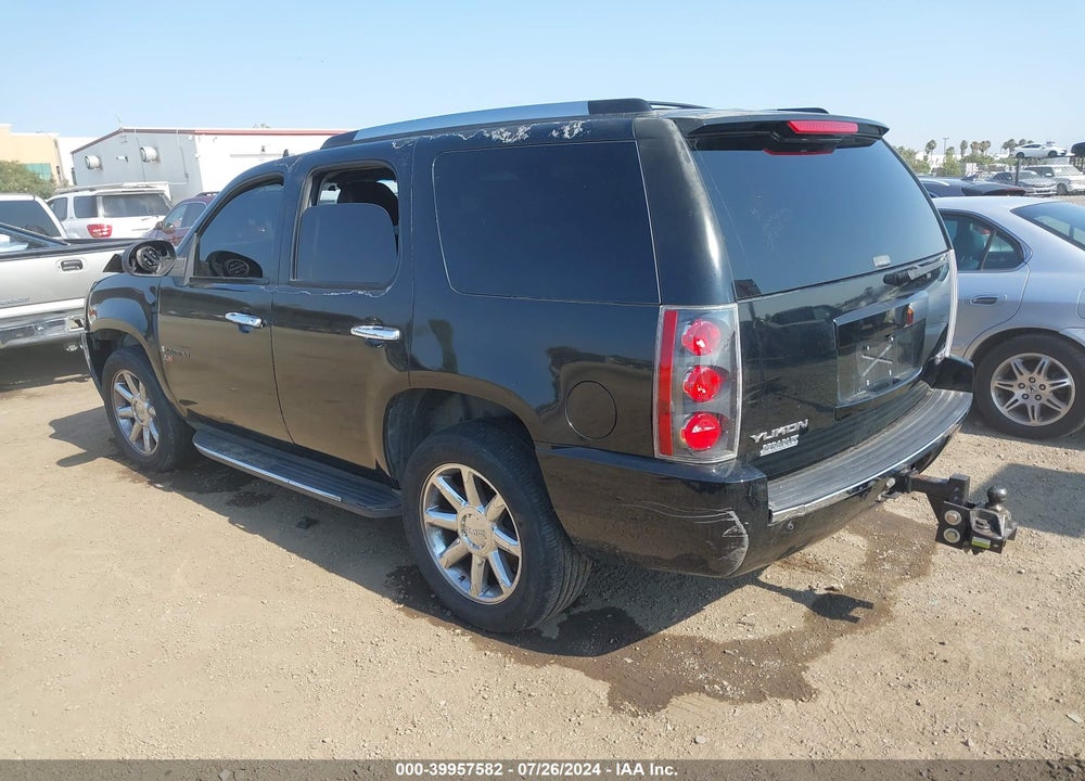 2008 GMC YUKON DENALI VIN: 1GKFK63848J227064