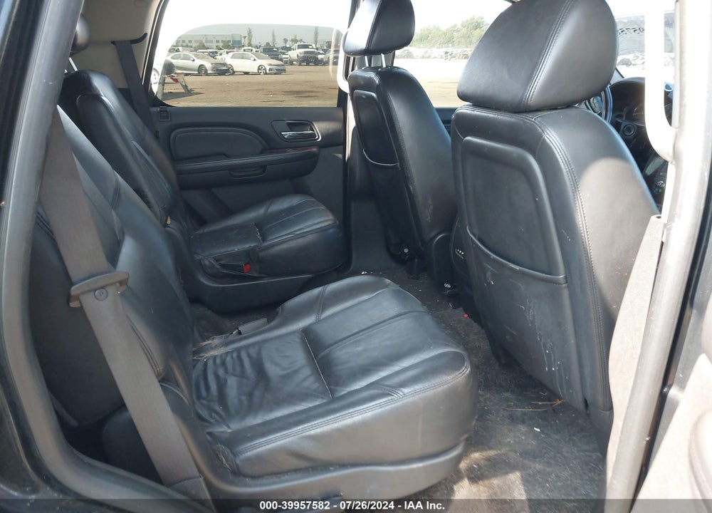 2008 GMC YUKON DENALI VIN: 1GKFK63848J227064