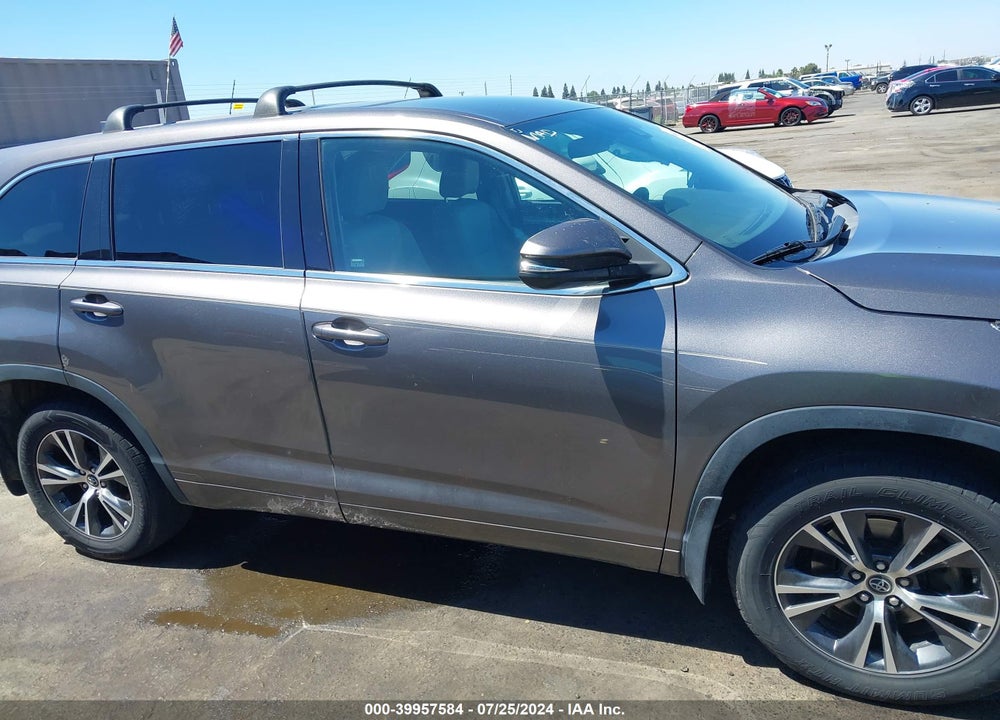 2017 TOYOTA HIGHLANDER LE/LE PLUS VIN: 5TDBZRFH5HS421284