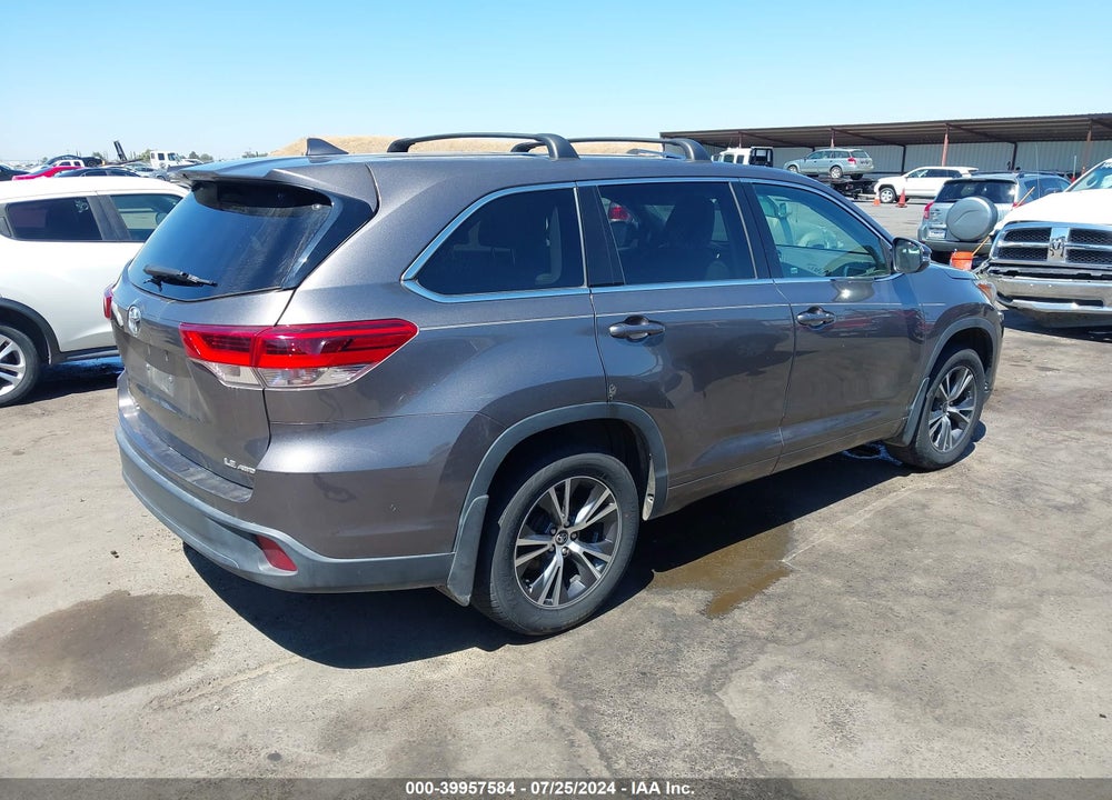 2017 TOYOTA HIGHLANDER LE/LE PLUS VIN: 5TDBZRFH5HS421284