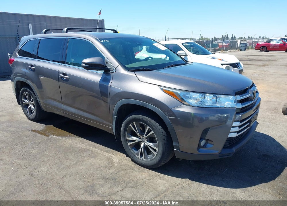 2017 TOYOTA HIGHLANDER LE/LE PLUS VIN: 5TDBZRFH5HS421284