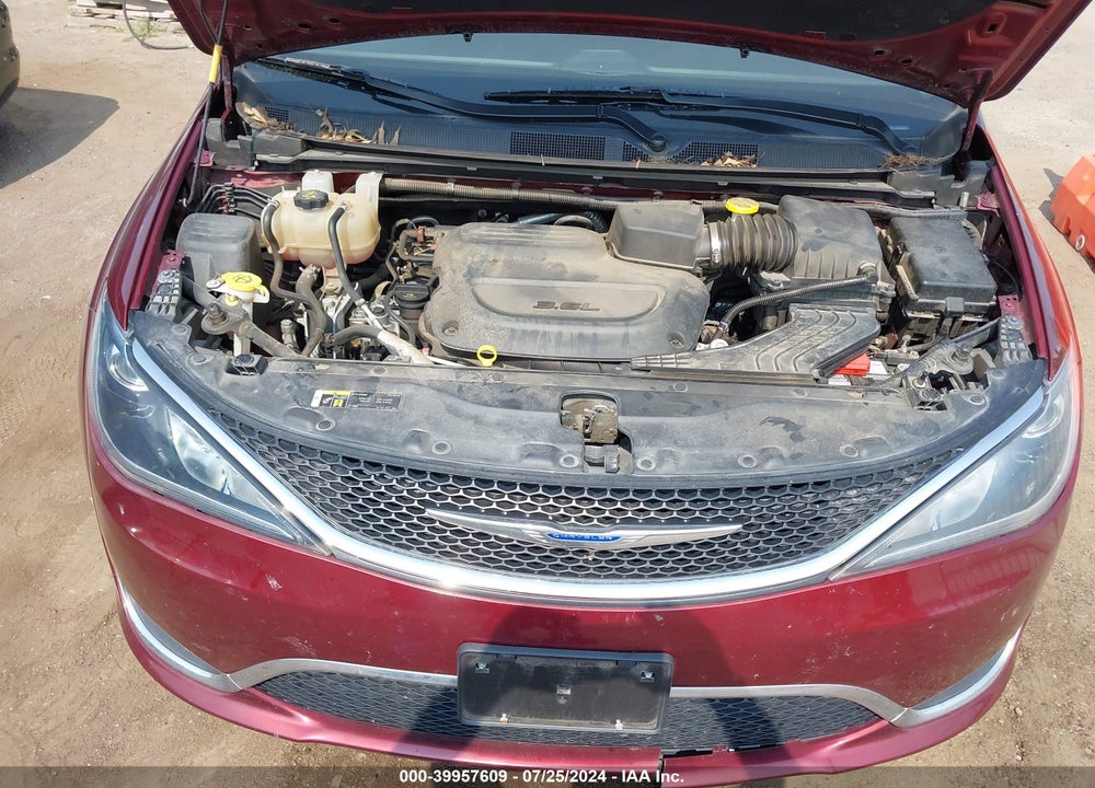 2019 CHRYSLER PACIFICA TOURING L VIN: 2C4RC1BG0KR554114