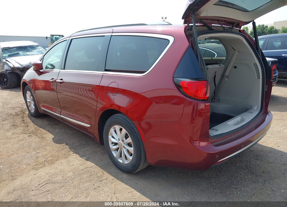 2019 CHRYSLER PACIFICA TOURING L VIN: 2C4RC1BG0KR554114