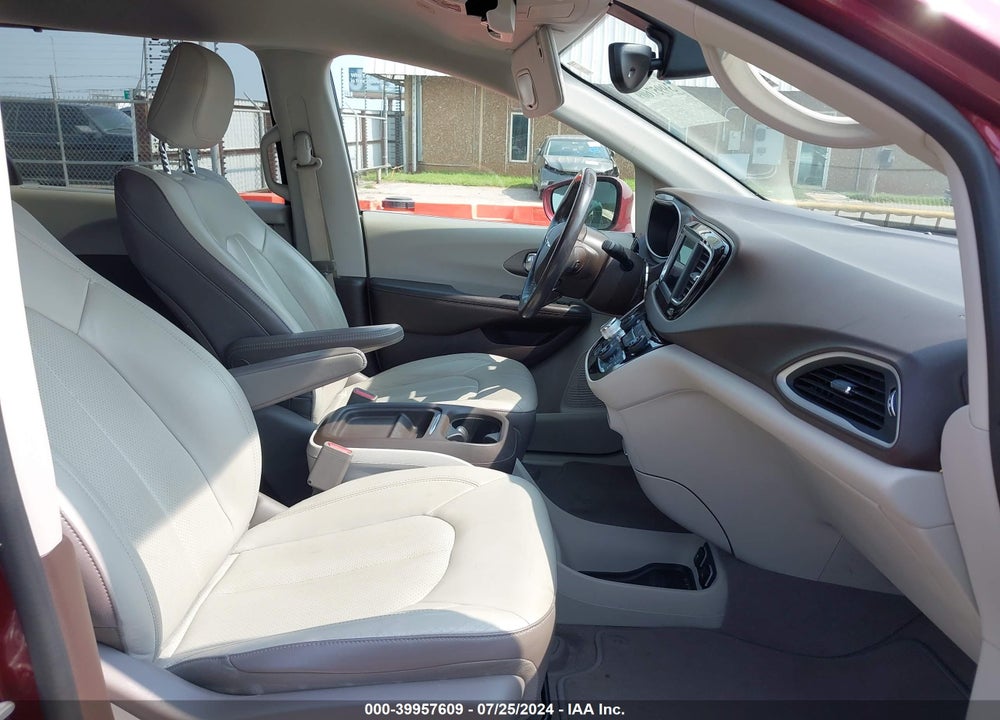 2019 CHRYSLER PACIFICA TOURING L VIN: 2C4RC1BG0KR554114
