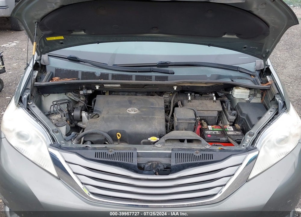 2012 TOYOTA SIENNA XLE V6 8 PASSENGER VIN: 5TDYK3DC7CS199360