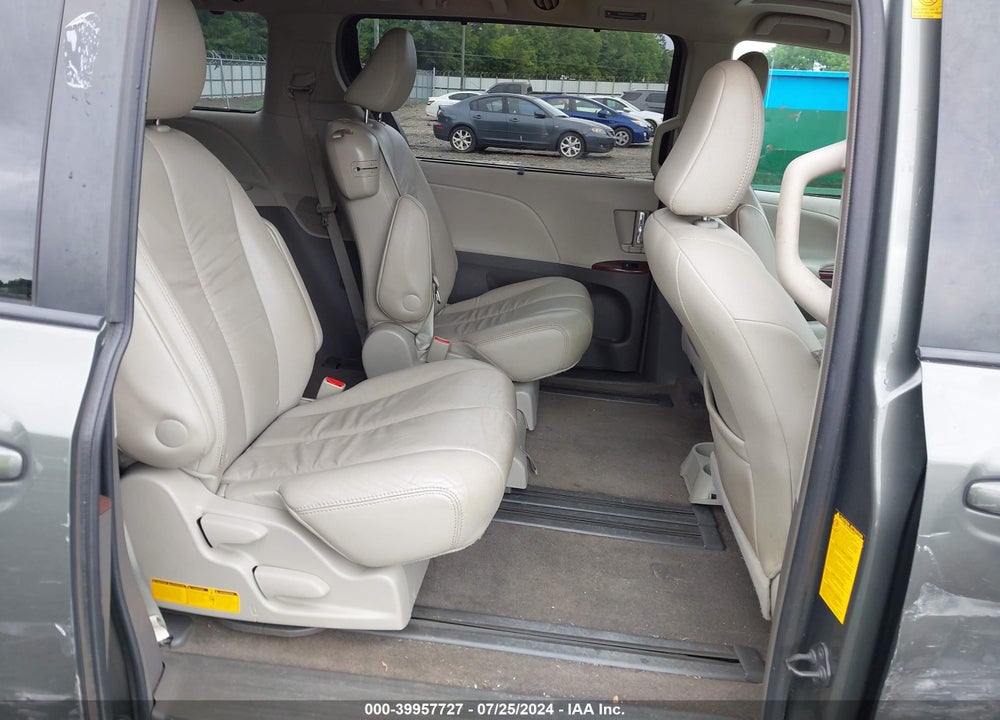 2012 TOYOTA SIENNA XLE V6 8 PASSENGER VIN: 5TDYK3DC7CS199360