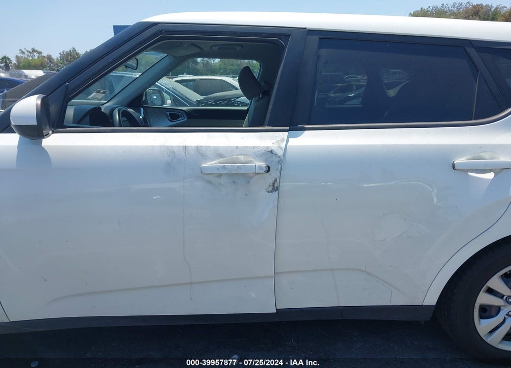 2020 KIA SOUL LX VIN: KNDJ23AU7L7701356