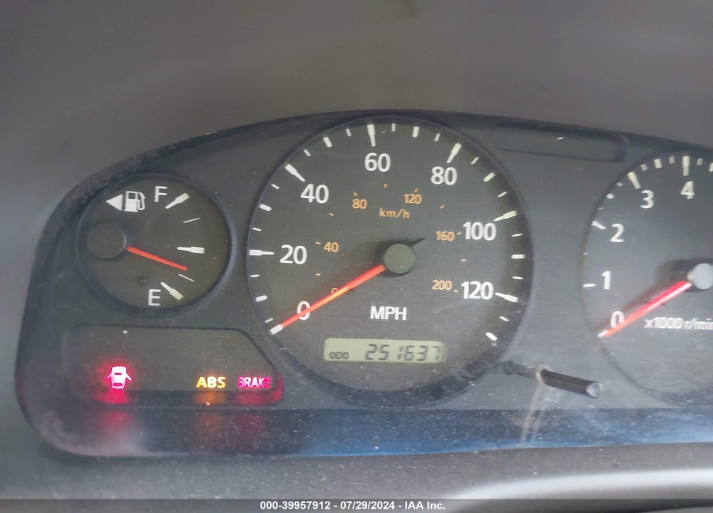 2004 NISSAN SENTRA VIN: 3N1CB51A14L561301