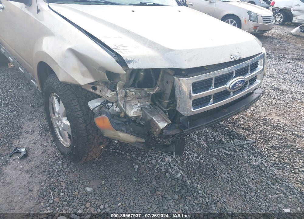 2010 FORD ESCAPE XLT VIN: 1FMCU9D73AKC03933