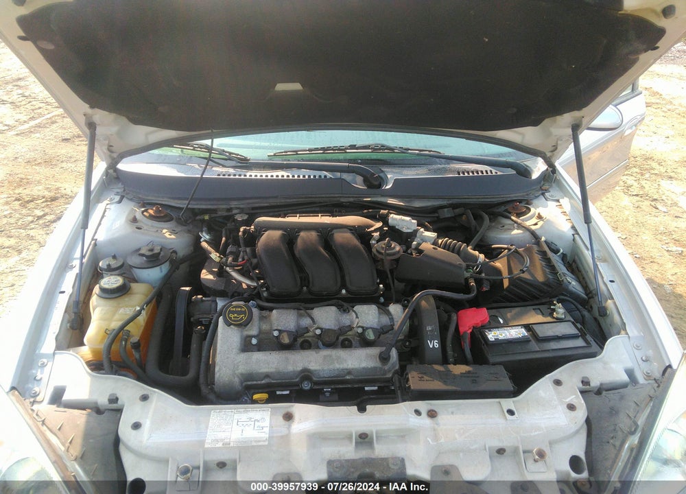 2004 FORD TAURUS SES VIN: 1FAFP55S44G101557