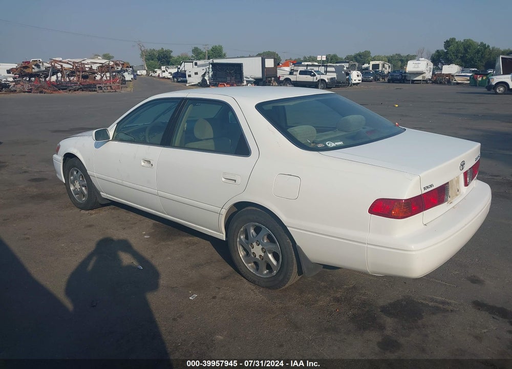 2000 TOYOTA CAMRY LE V6/XLE V6 VIN: 4T1BF22K9YU946471