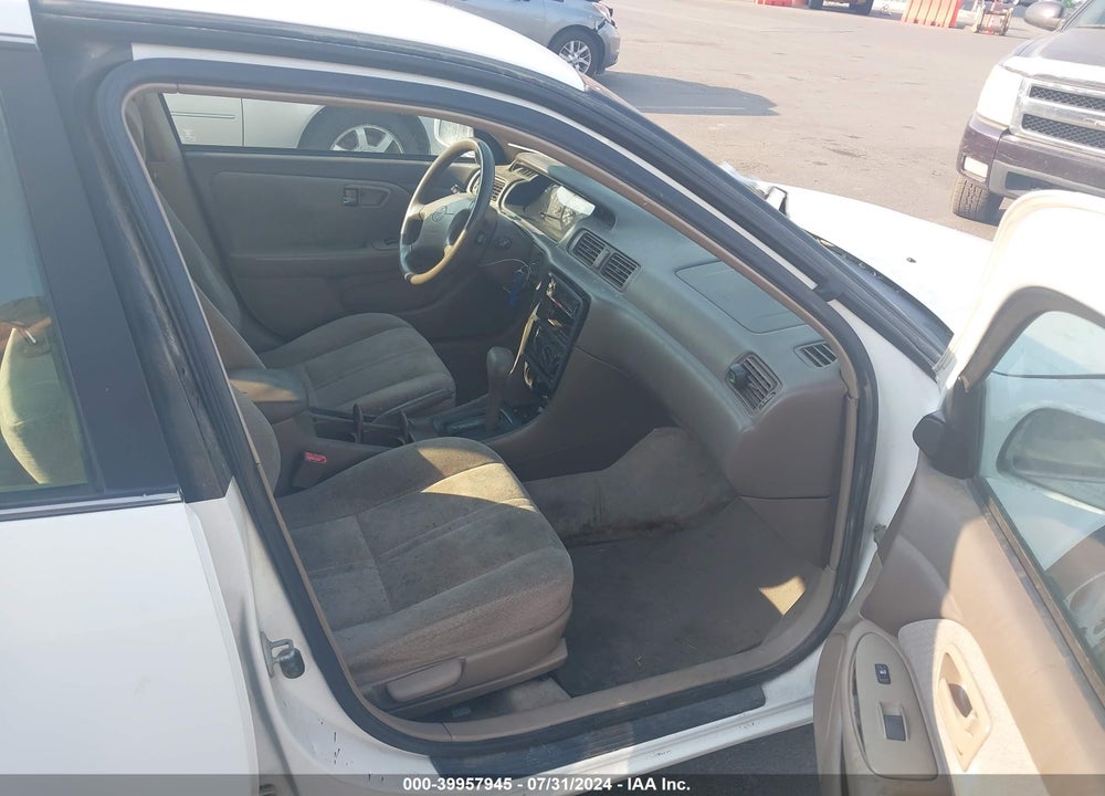 2000 TOYOTA CAMRY LE V6/XLE V6 VIN: 4T1BF22K9YU946471