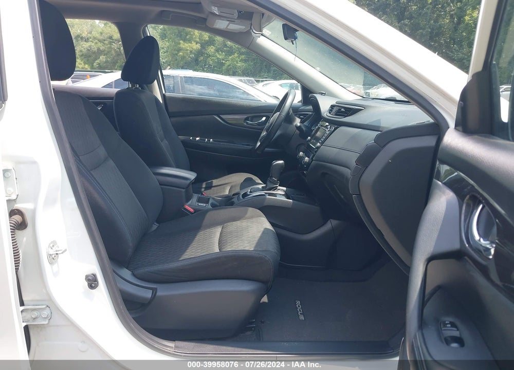 2019 NISSAN ROGUE SV VIN: JN8AT2MV4KW380736