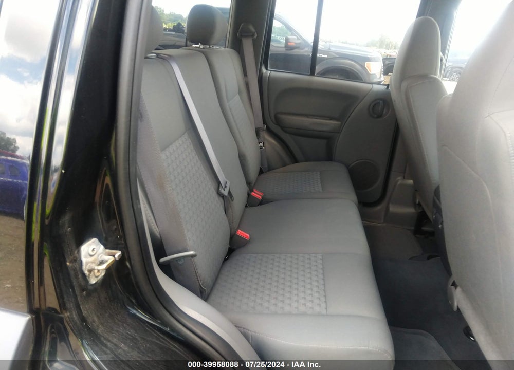 2007 JEEP LIBERTY SPORT VIN: 1J4GL48K47W639857