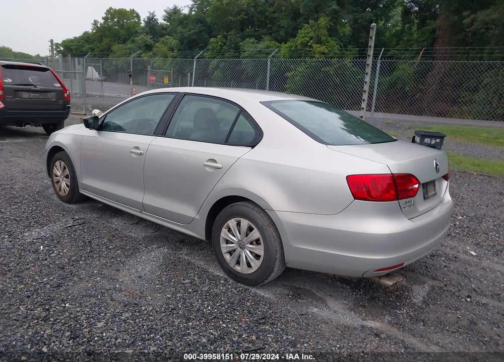 2011 VOLKSWAGEN JETTA 2.0L S VIN: 3VW2K7AJ3BM331977