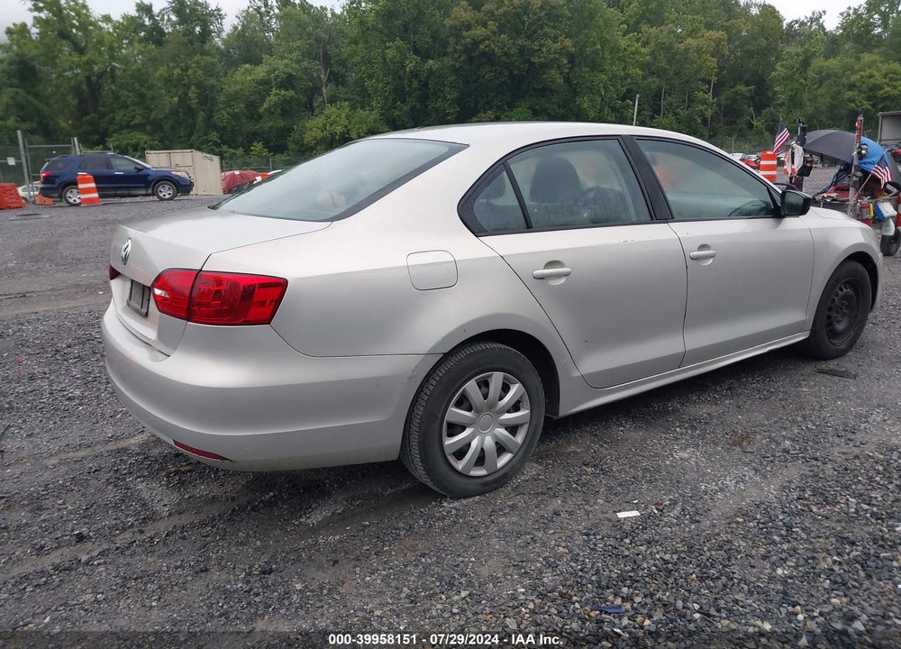 2011 VOLKSWAGEN JETTA 2.0L S VIN: 3VW2K7AJ3BM331977