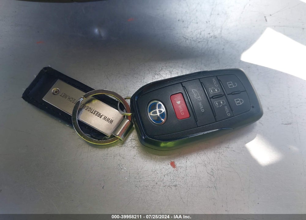 2021 TOYOTA SIENNA XLE VIN: 5TDJSKFC6MS024298