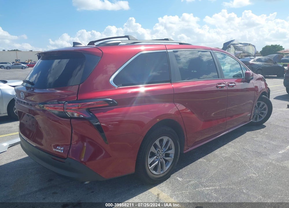 2021 TOYOTA SIENNA XLE VIN: 5TDJSKFC6MS024298
