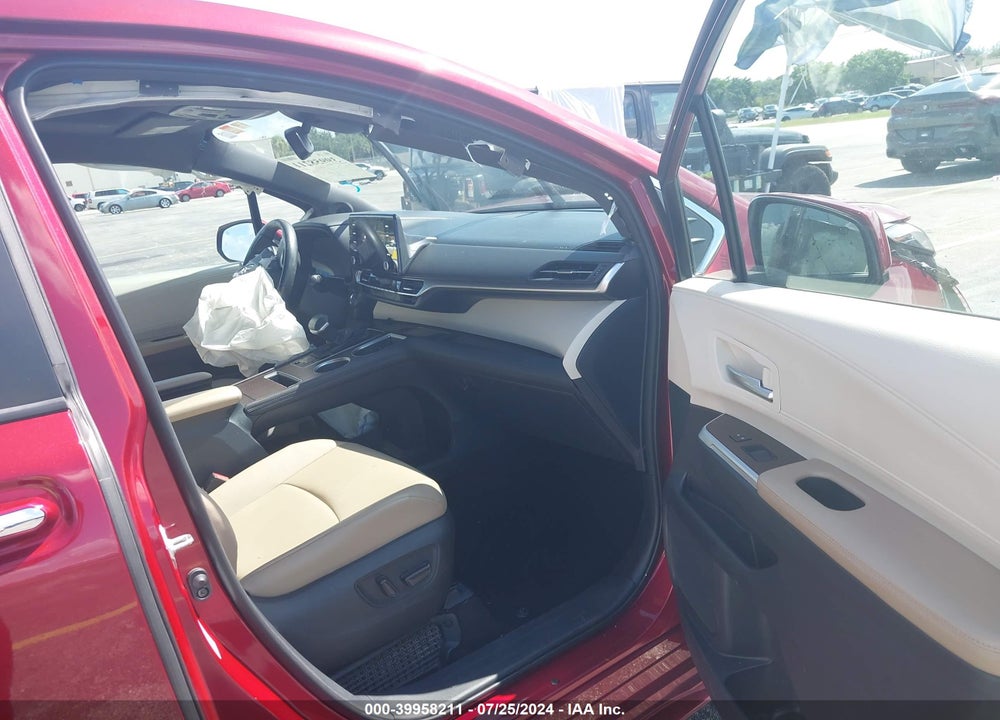 2021 TOYOTA SIENNA XLE VIN: 5TDJSKFC6MS024298