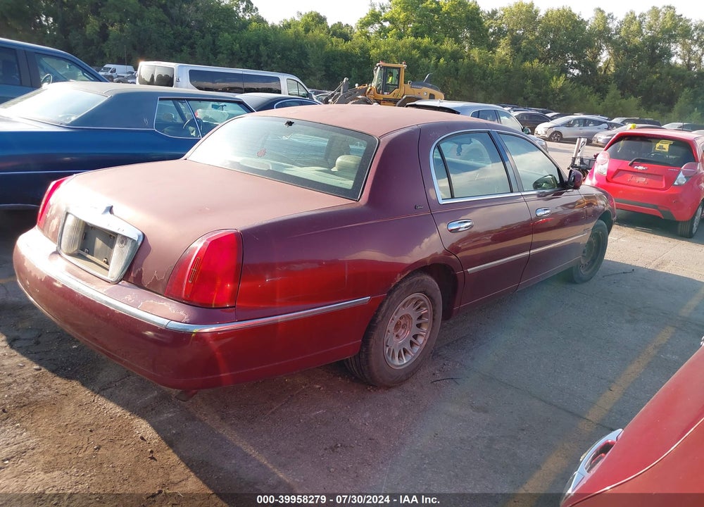 1999 LINCOLN TOWN CAR CARTIER VIN: 1LNHM83W9XY671440