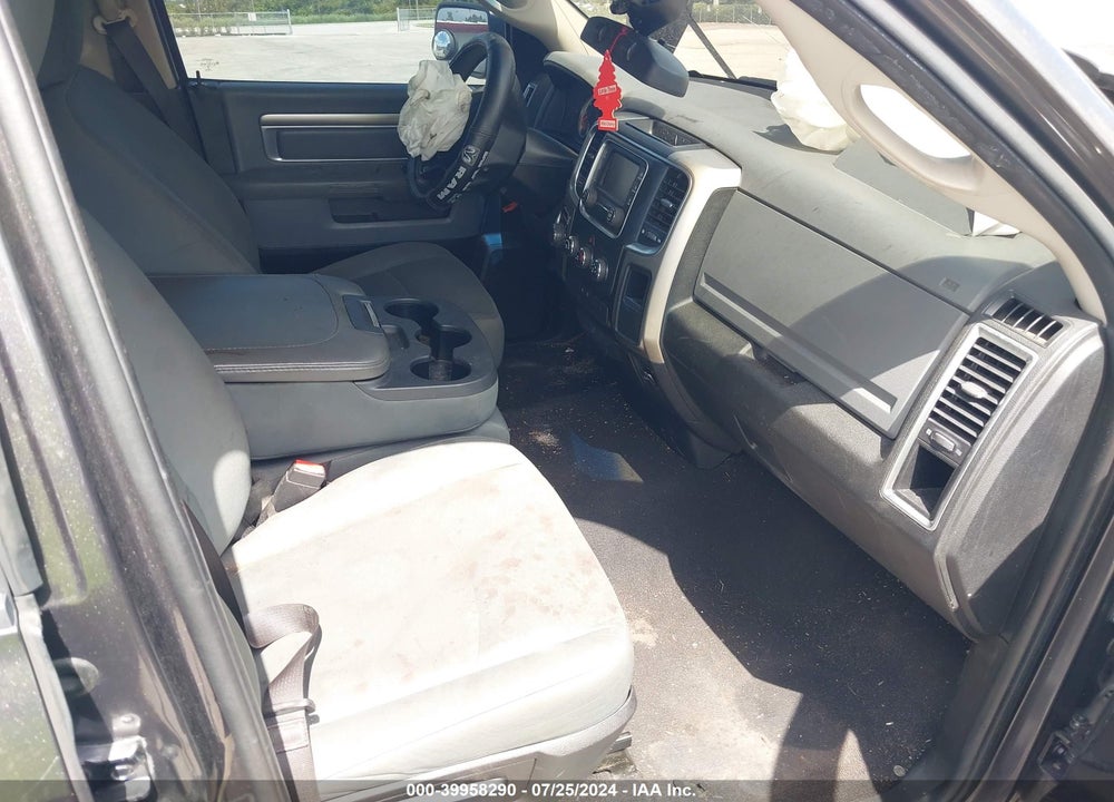 2015 RAM 1500 SLT VIN: 1C6RR6GT4FS561449