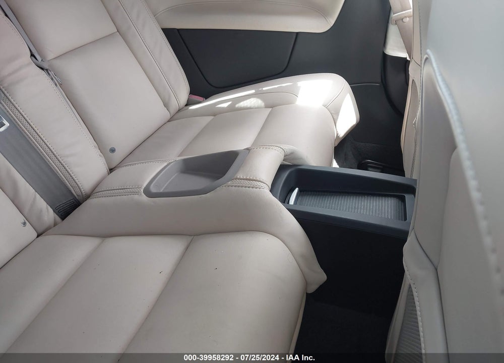 2013 VOLVO C70 T5 VIN: YV1672MC8DJ141057
