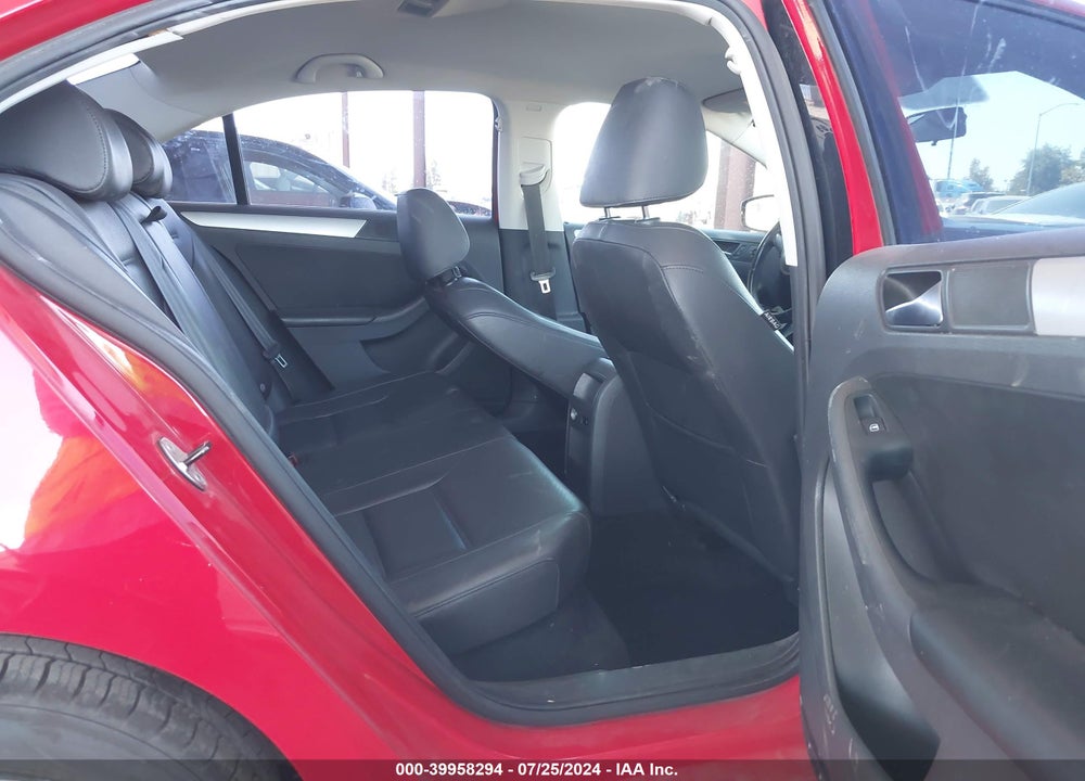 2013 VOLKSWAGEN JETTA 2.5L SE VIN: 3VWDP7AJXDM380929