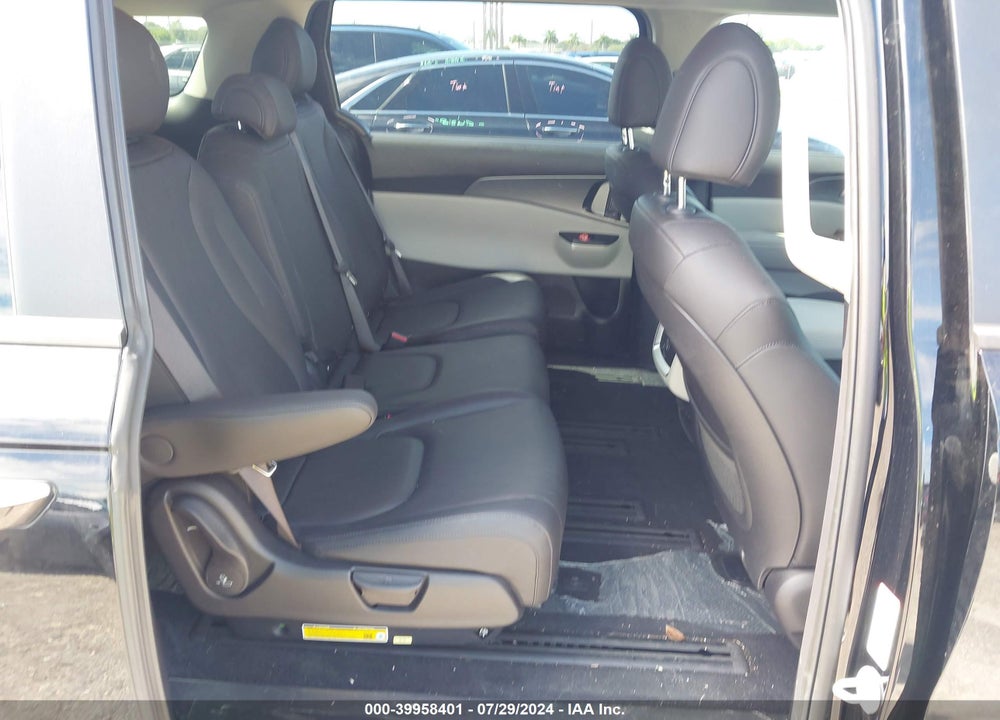 2024 KIA CARNIVAL MPV LX SEAT PACKAGE VIN: KNDNB4H38R6434361