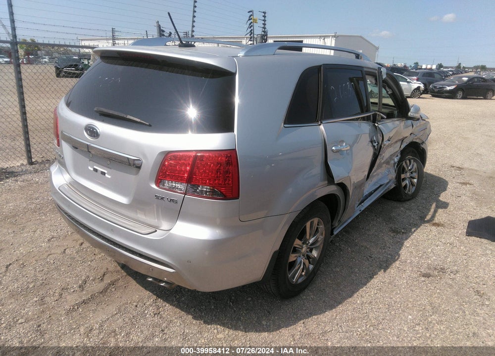 2013 KIA SORENTO SX VIN: 5XYKW4A22DG392848