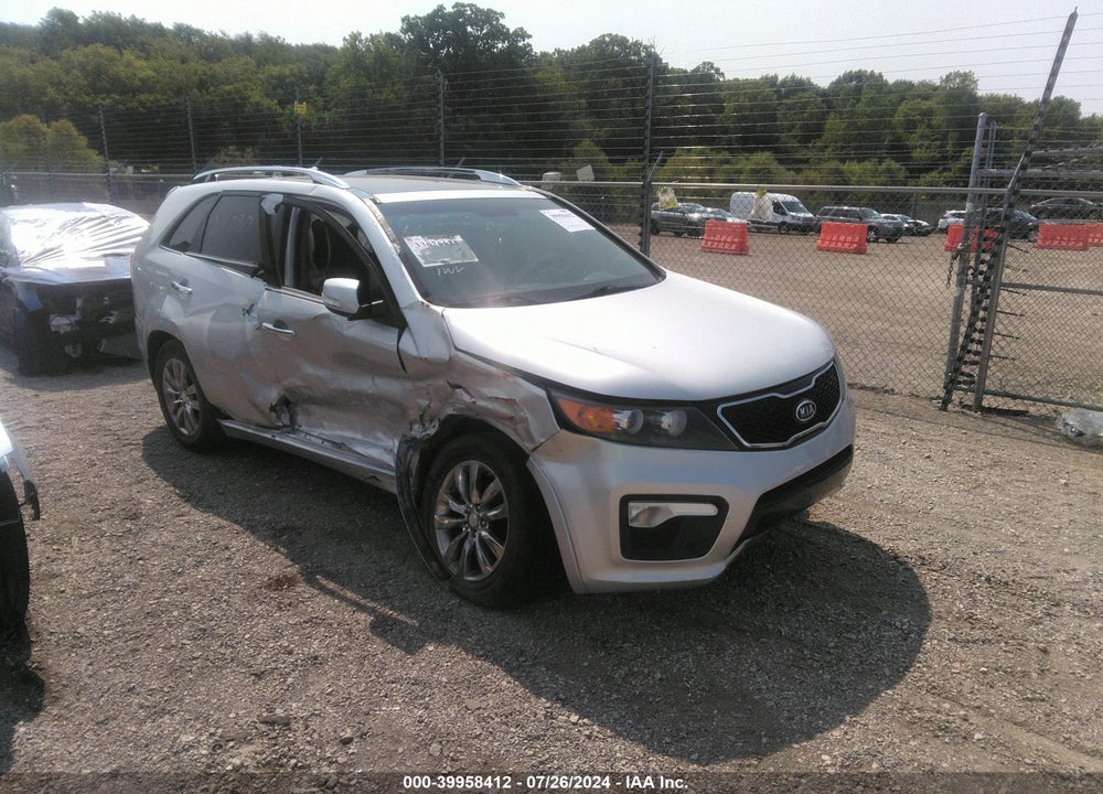 2013 KIA SORENTO SX VIN: 5XYKW4A22DG392848