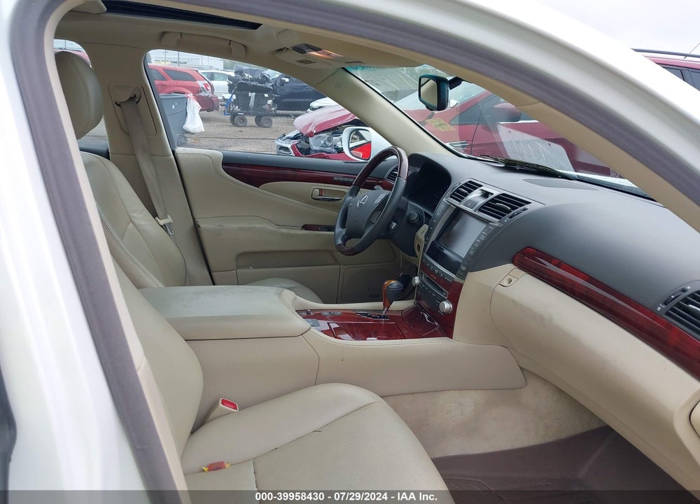 2011 LEXUS LS 460 VIN: JTHCL5EF0B5011552