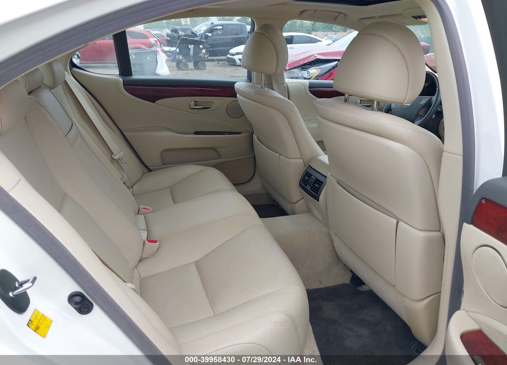 2011 LEXUS LS 460 VIN: JTHCL5EF0B5011552