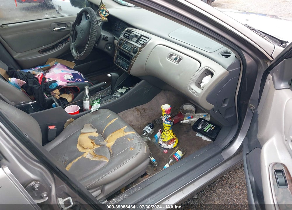 2000 HONDA ACCORD 3.0 EX VIN: 1HGCG1659YA101790