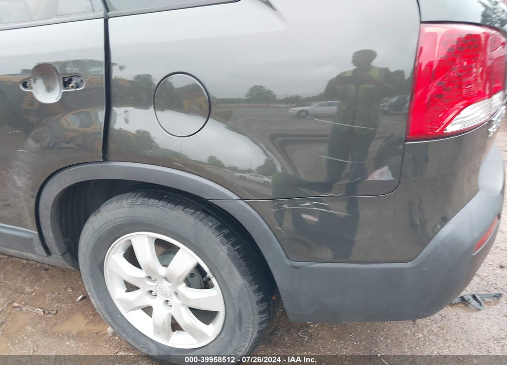 2012 KIA SORENTO LX VIN: 5XYKT3A18CG195255