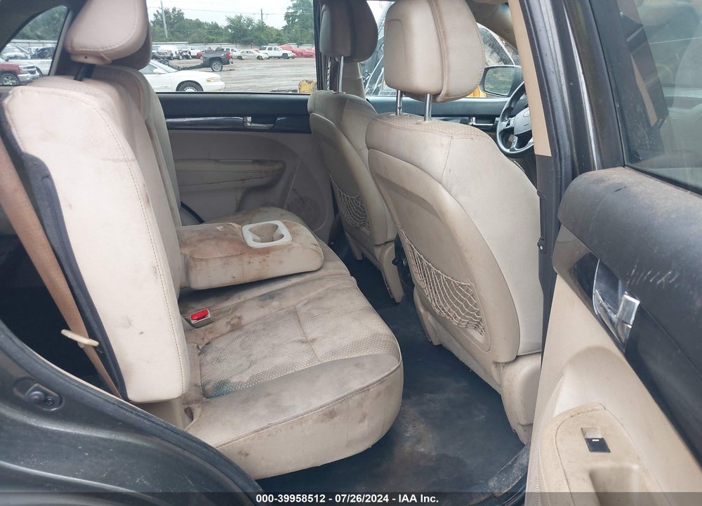 2012 KIA SORENTO LX VIN: 5XYKT3A18CG195255