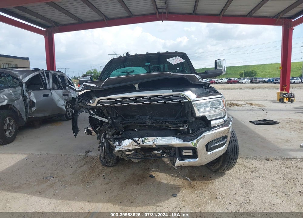 2019 RAM 3500 LIMITED MEGA CAB 4X4 6'4 BOX VIN: 3C63RRPL6KG583591