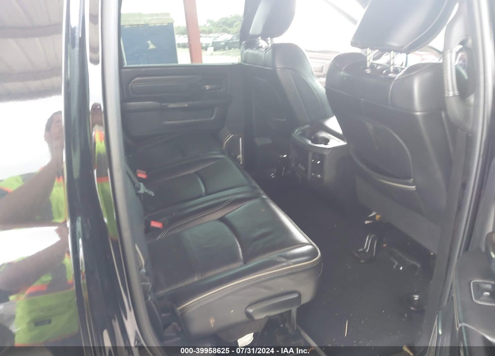 2019 RAM 3500 LIMITED MEGA CAB 4X4 6'4 BOX VIN: 3C63RRPL6KG583591