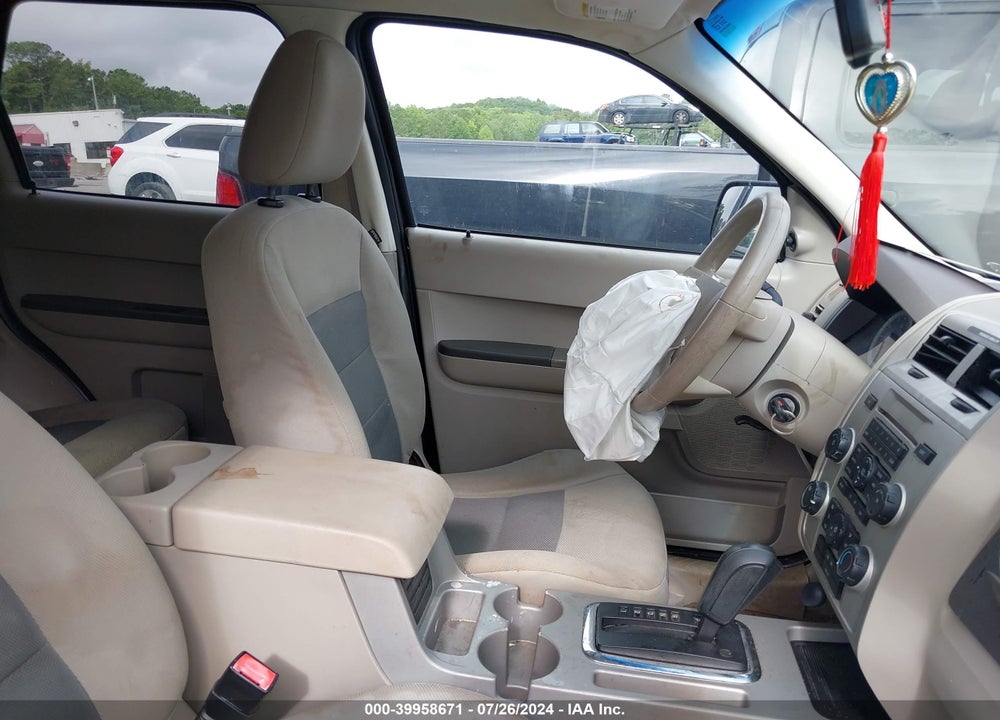 2008 FORD ESCAPE XLT VIN: 1FMCU03158KE10584